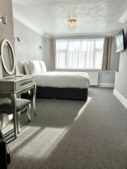 Bromwell Court Bed & Breakfast Llandudno Exterior photo