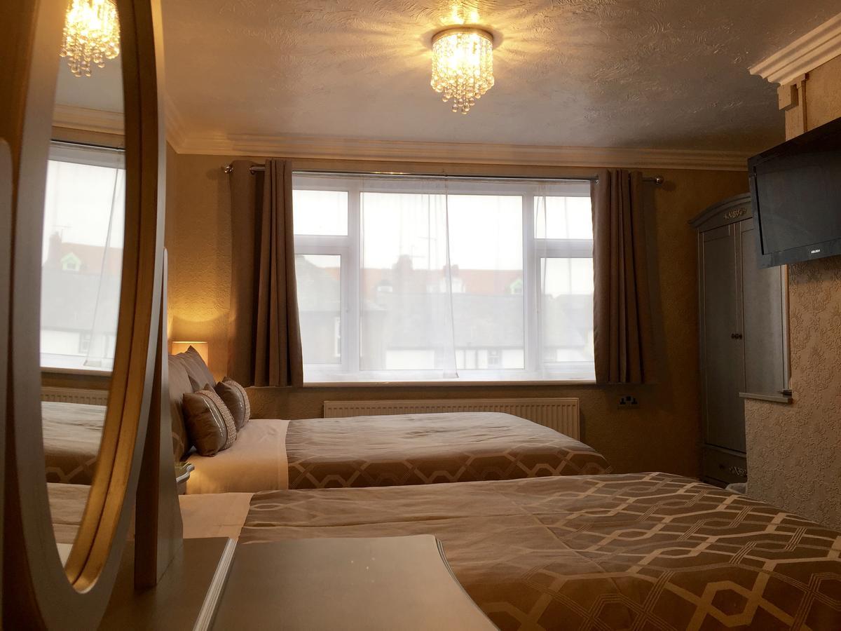 Bromwell Court Bed & Breakfast Llandudno Exterior photo